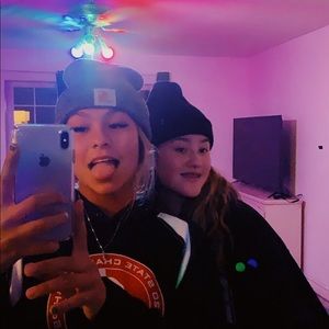 Meet your Posher, Ella